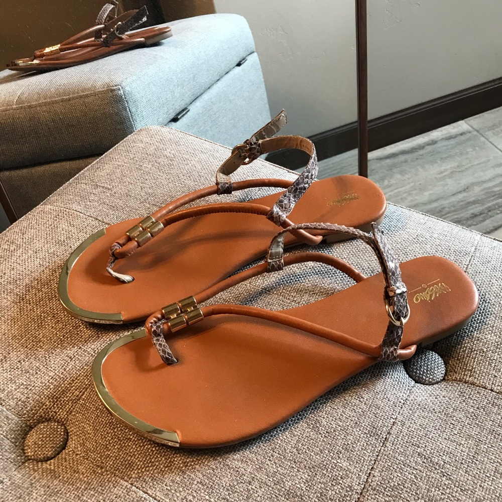 MOSSIMO tan and snakeskin sandals